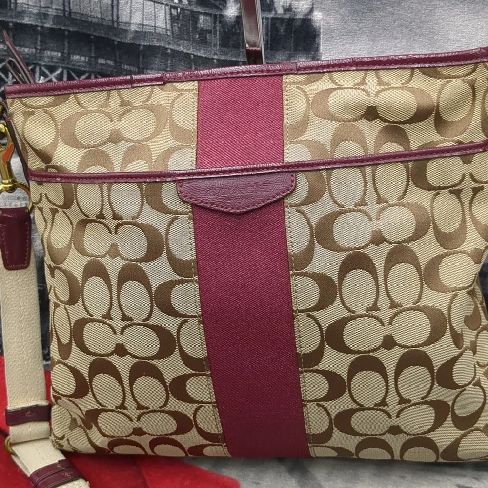 Coach Signature Canvas Tote